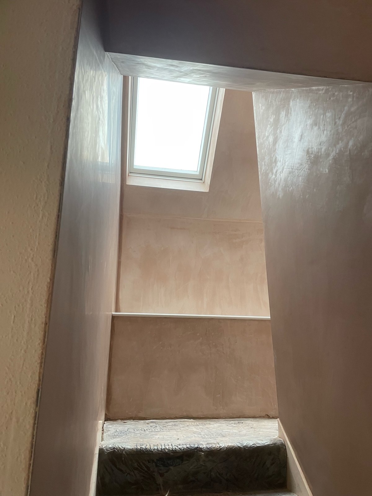 Plastering and breakfast bar work