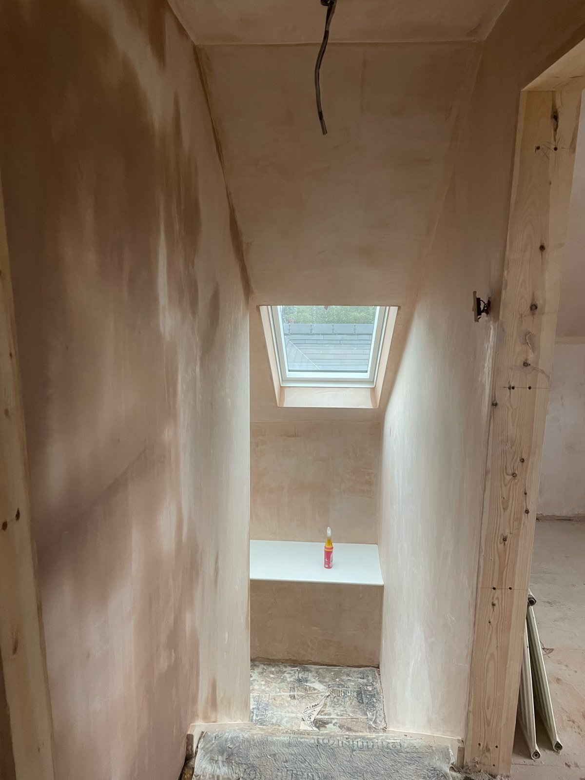 Plastering walls