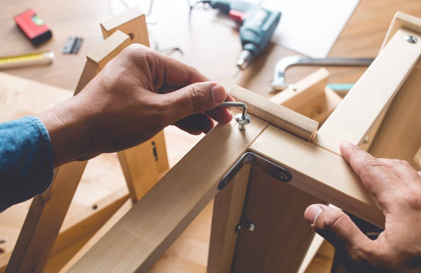 Flat pack furniture assembly
